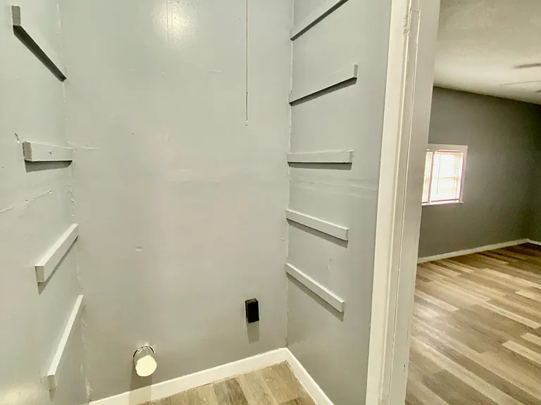 3313 1st Pl — Photo 3