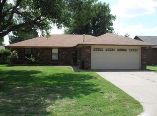 5113 Ridgeview Ave, Enid, OK 73703