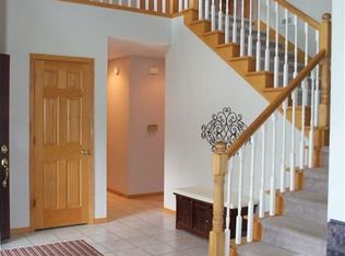 1706 Greenlefe Ct NW, Cedar Rapids, IA 52405