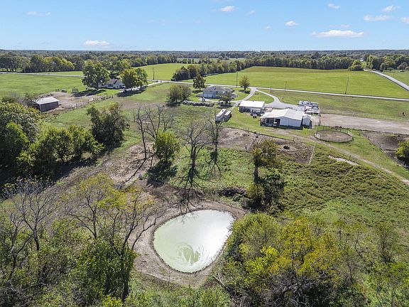 3rd image of 3259 W Farm Rd 60