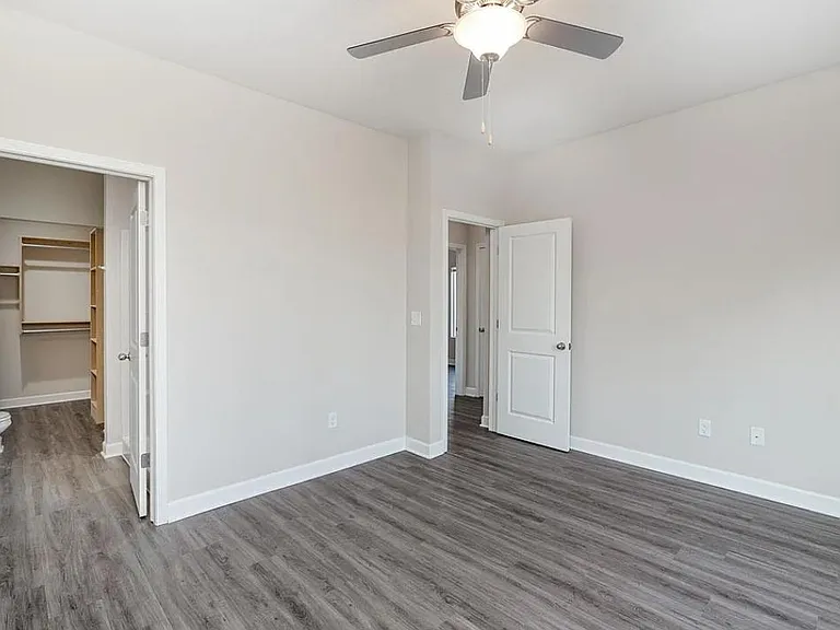 2346 E Cheyenne Ct — Photo 24