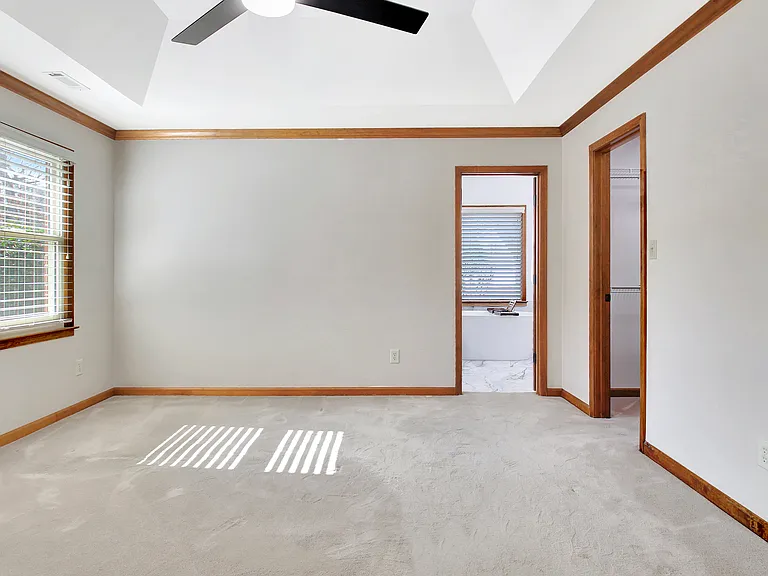 401 Tenterden Curv — Photo 23