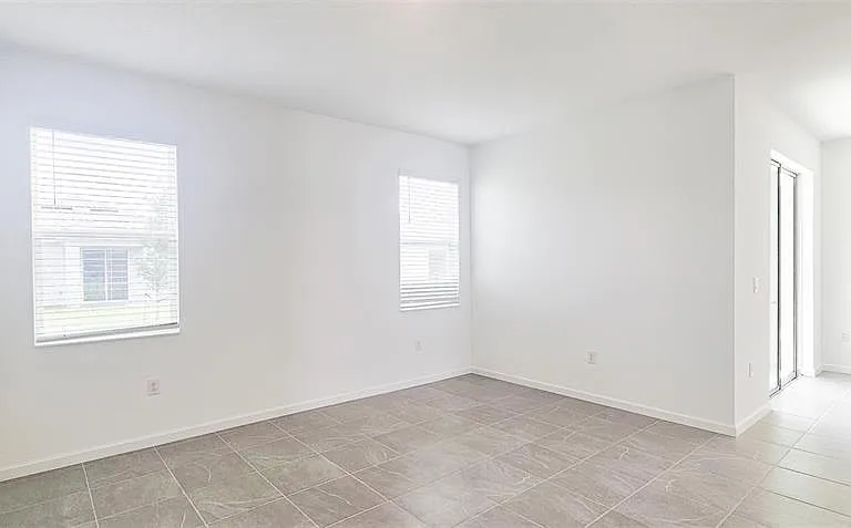 429 Silver Palm Dr — Photo 7