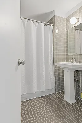 Rented by Besmatch Real Estate Inc | media 17