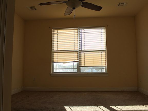 5th image of 8 Hollyville Pl #8