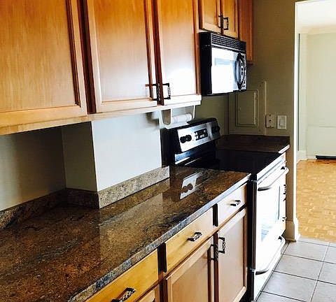 4th image of 2200 Victory Pkwy APT 1101