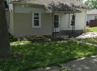 212 E Sycamore St, Carrollton, IL 62016