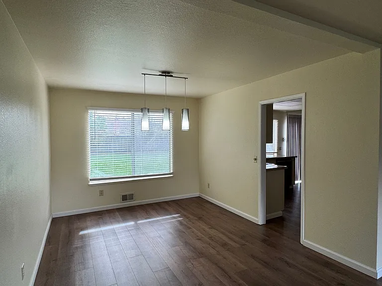 3445 Quincey Ln — Photo 10