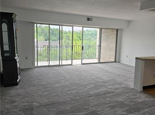 2160 Greentree Rd APT 606W, Pittsburgh, PA 15220