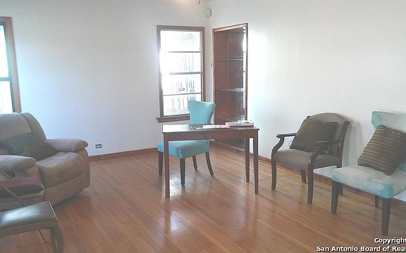 5th image of 1834 W Huisache Ave