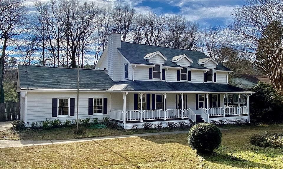 1st image of 676 Somerset Dr