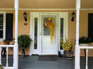 18 Mohawk Trl, Queensbury, NY 12804