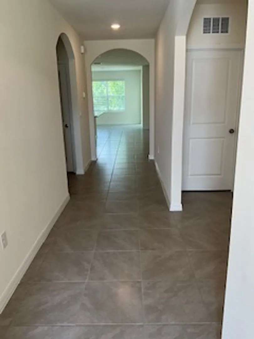Coming Available 9/4/2026 - 3/2 Home in Lake Diamond North — Photo 3