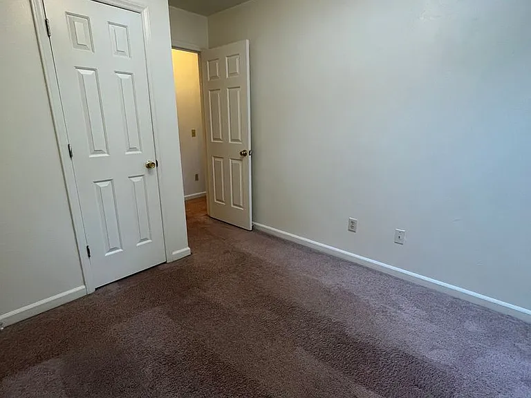 888 Patrick Henry Dr — Photo 21