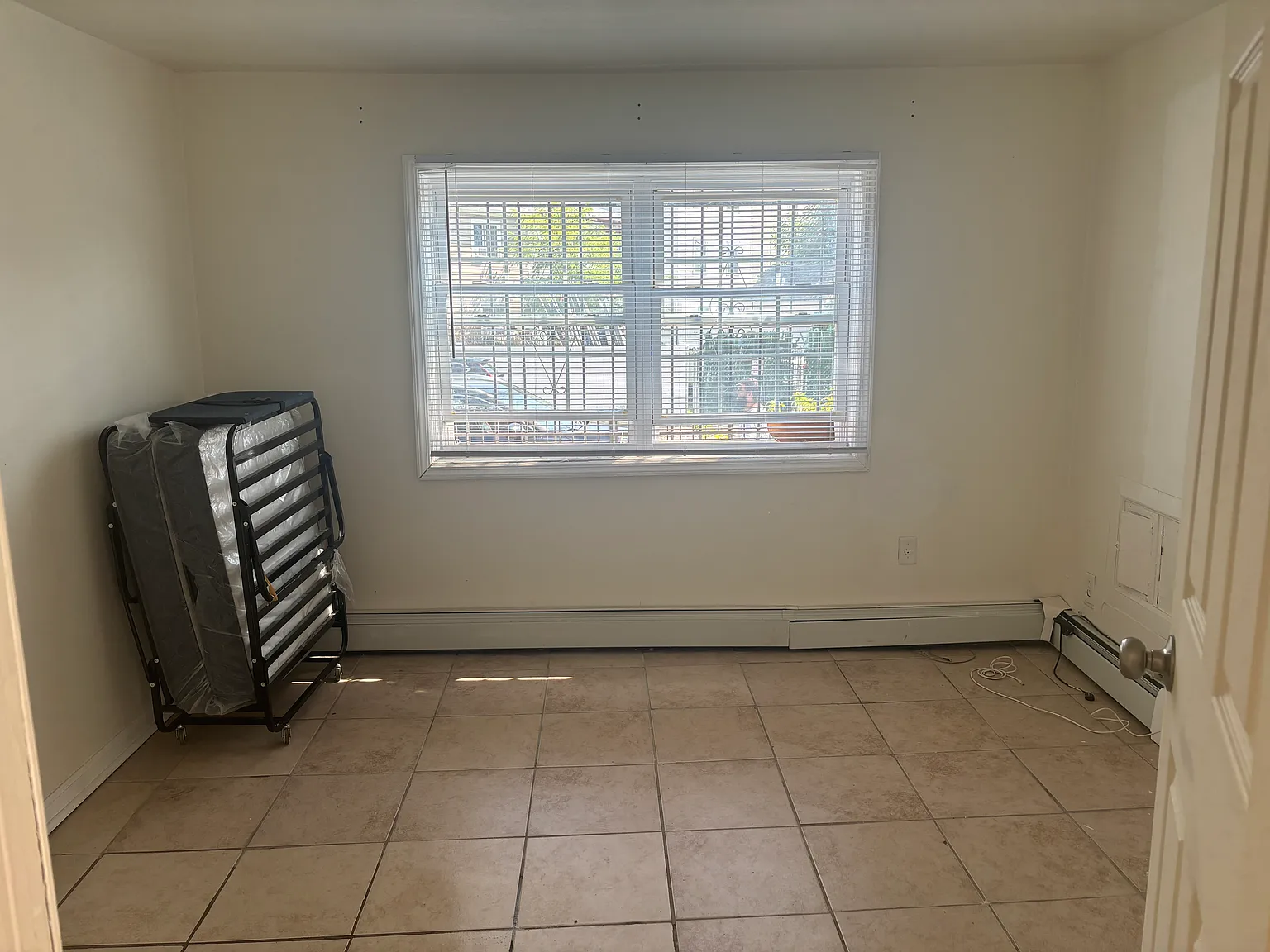 1 bed, $1,000 — Photo 4