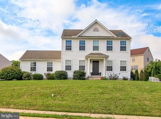 100 Surrey Ln, York, PA 17402