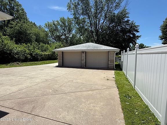 4th image of 4908 Hillview Dr