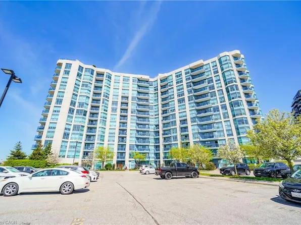 340 Watson St W #216, Whitby, ON L1N 9G1