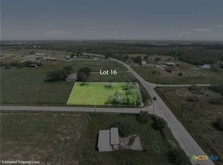 16 County Road 342, La Vernia, TX 78121