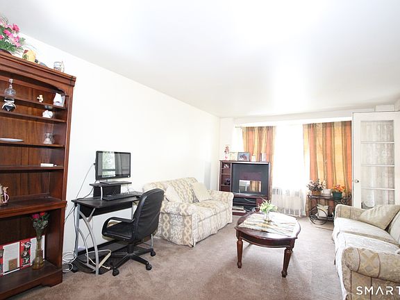 5th image of 71 Strawberry Hill Avenue #221