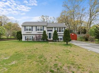 15 Colvintown Rd, Coventry, RI 02816
