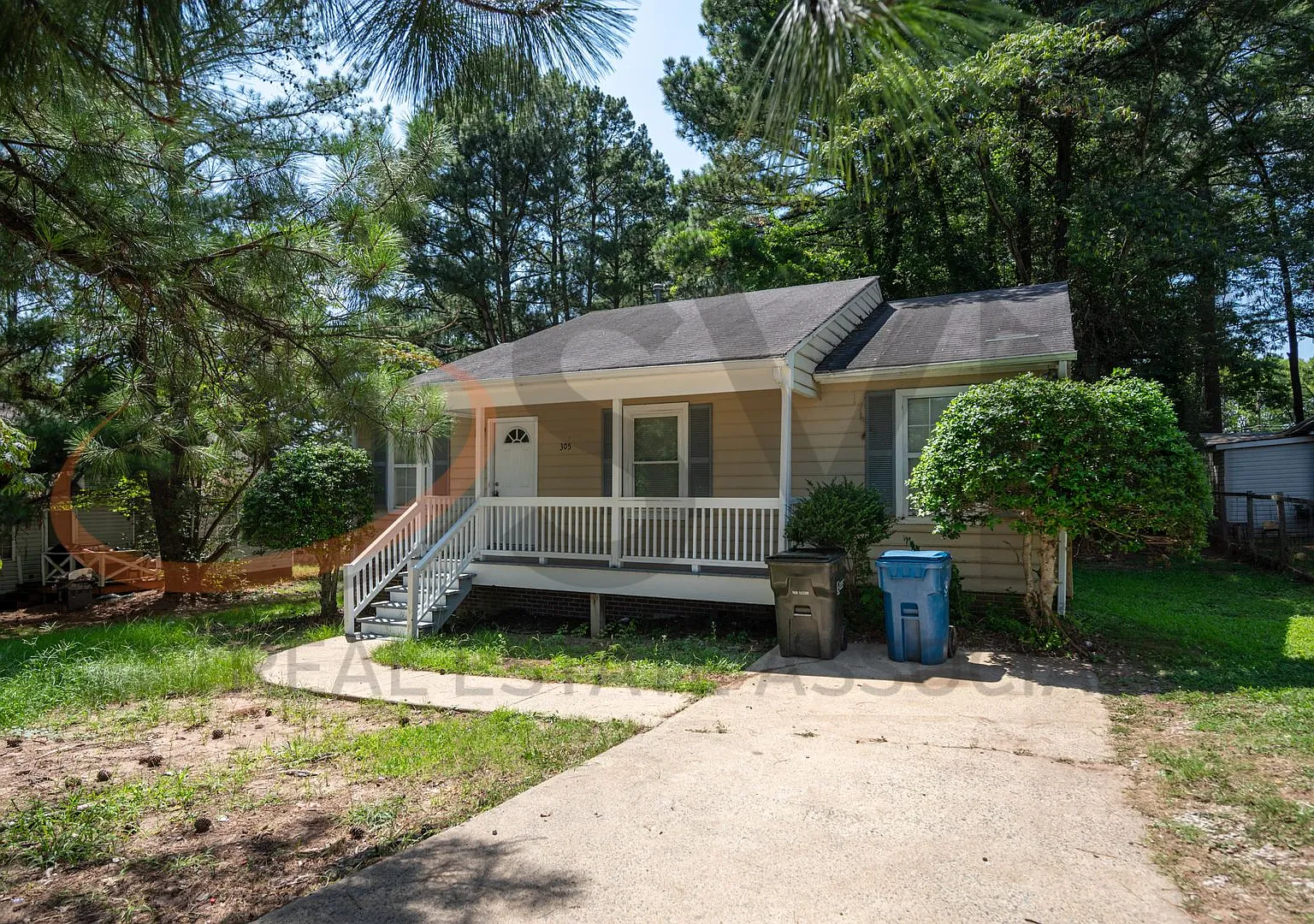 Updated 3BR, 2BA Durham Rental with Front Porch & Deck — Photo 1