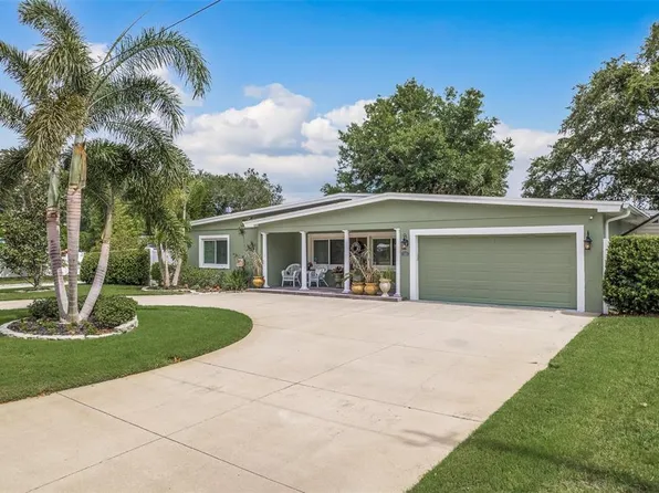 329 Carl Ave, Belleair, FL 33756