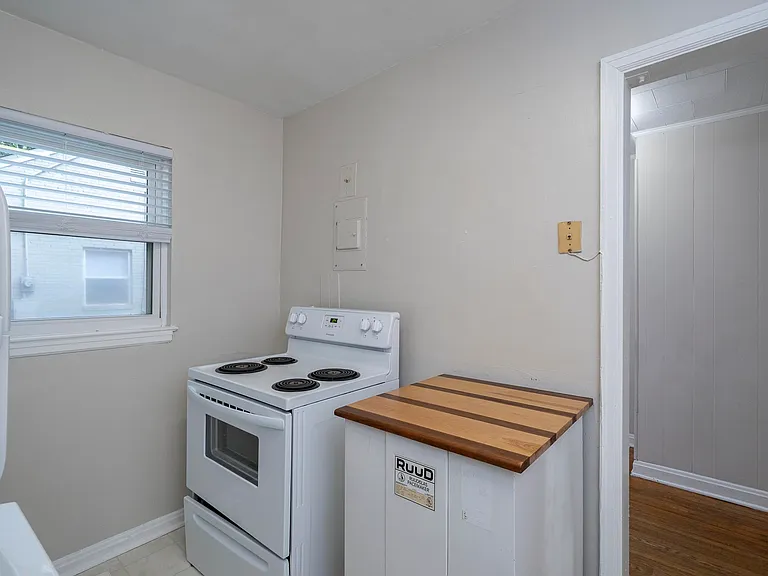 410 Newsom St — Photo 7