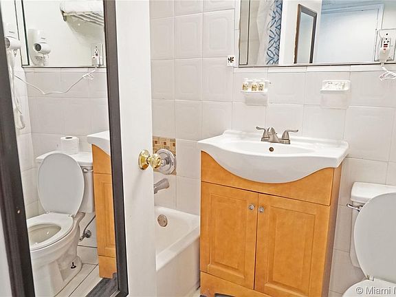 3rd image of 6345 Collins Ave APT 909