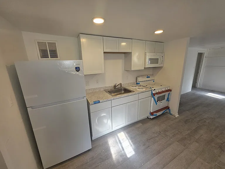22727 Rein Ave #22727 — Photo 2
