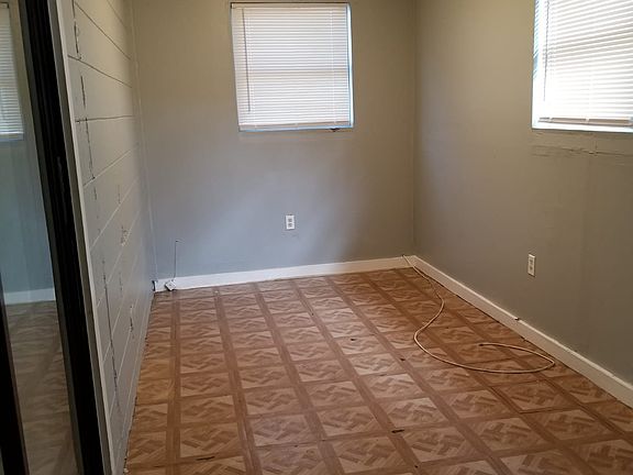 5th image of 10401 N 11th St APT A