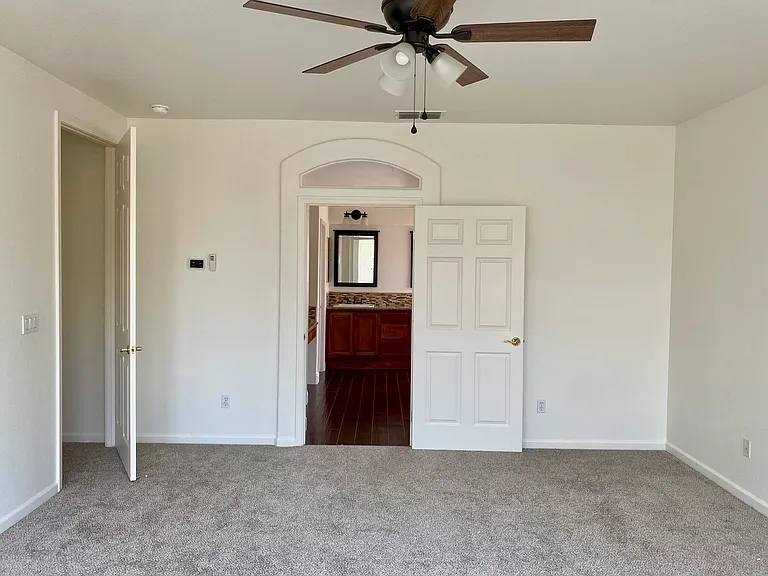 Master Bedroom en suite