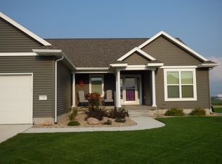 1310 Rocky Ridge Rd, Cedar Falls, IA 50613