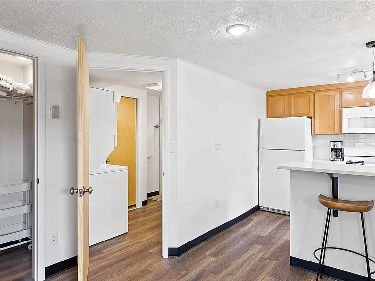 1208 S Elm St #A — Photo 18
