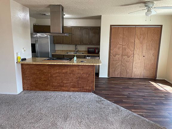 4th image of 521 Edwards Dr