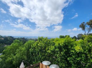 17118 Oak View Dr, Encino, CA 91316