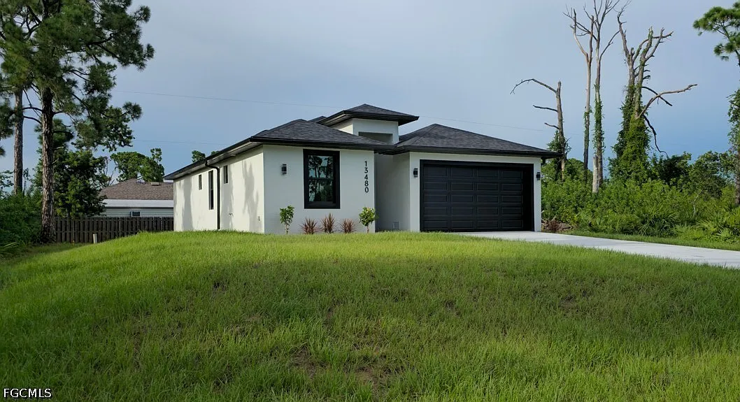 3 bed, 2.0 bath, 1170 sqft, $1,975 — Photo 1