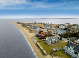 322 Shawomet Ave, Warwick, RI 02889