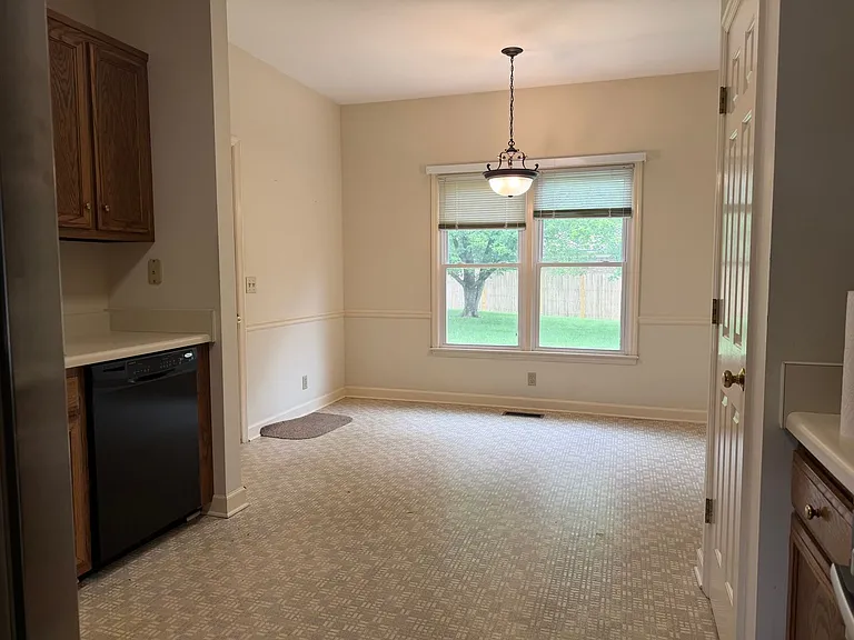 7033 Northridge Dr — Photo 5