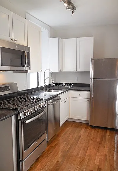 40 Cedar St #1T — Photo 1