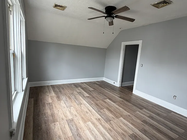 50 Franklin Ave #3 — Photo 14