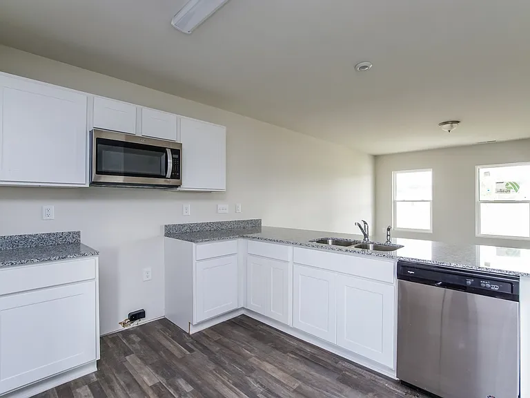 859 Ashbury Ln — Photo 4