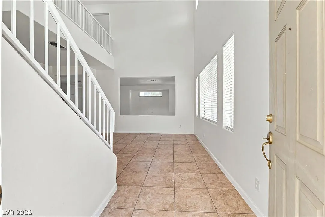 4 bed, 3.0 bath, 2146 sqft, $2,410 — Photo 2