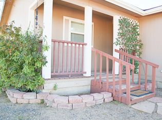 27210 S Old School Rd, Congress, AZ 85332