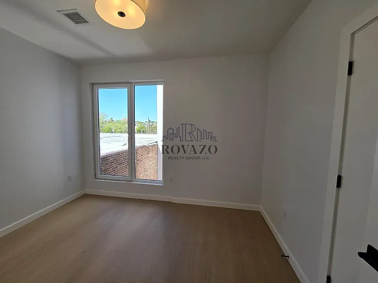 74 Webster St #2C — Photo 7