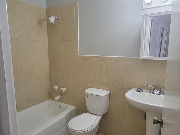2nd image of 1509 W Farwell Ave APT 2B