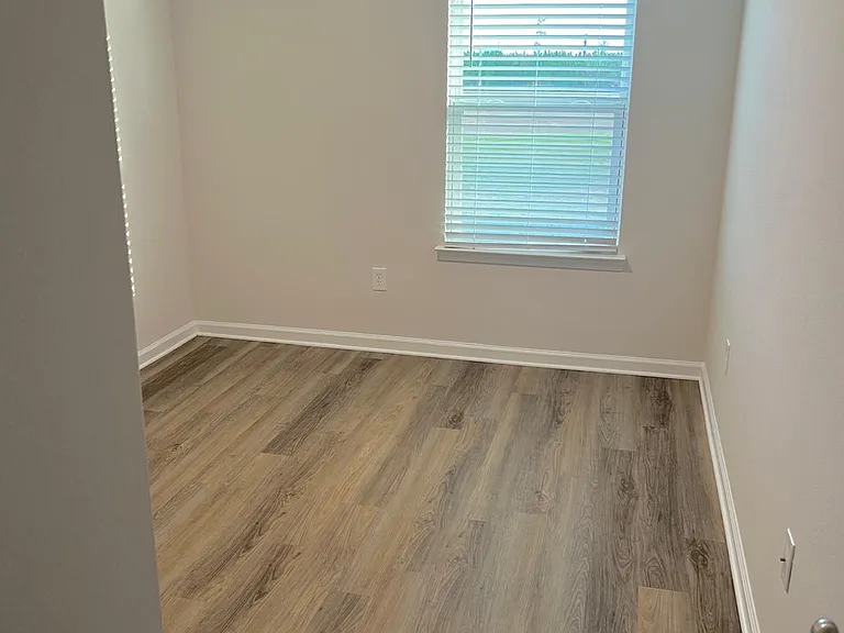 1736 Jakes Dr — Photo 8