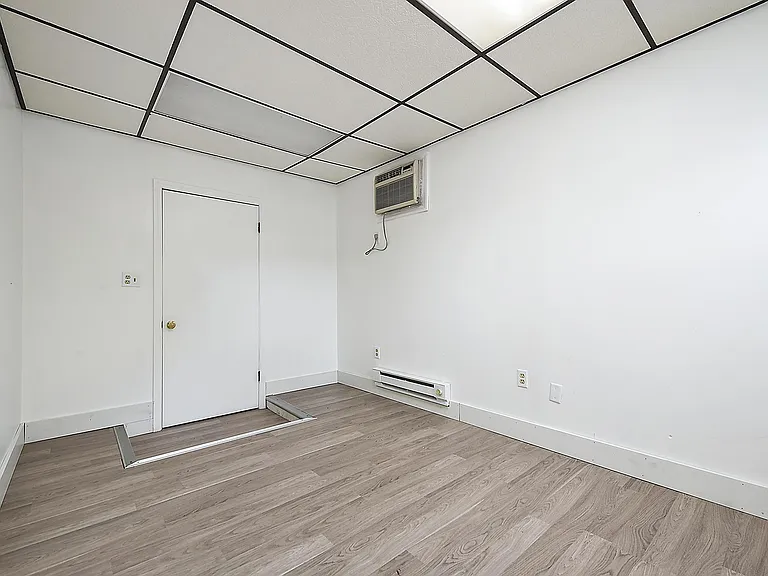 2nd bedroom with Wall A/C