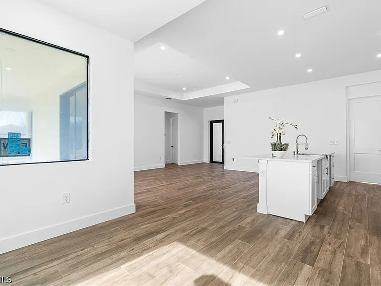 2803 44th St SW — Photo 24