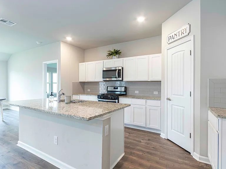 102 Border Ct — Photo 4